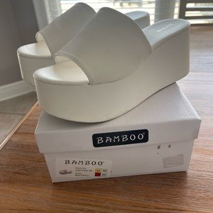 Super cute summer slide sandals! Worn once!